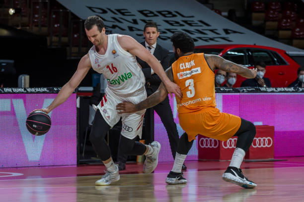 关键战中贡 关键战中贡