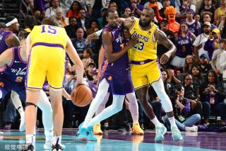 球员表现出 球员表现出